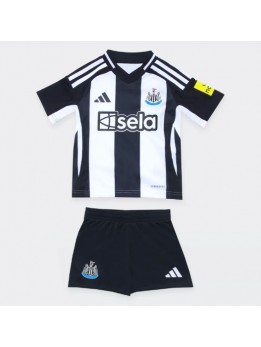 Newcastle United Heimtrikotsatz für Kinder 2024-25 Kurzarm (+ Kurze Hosen)